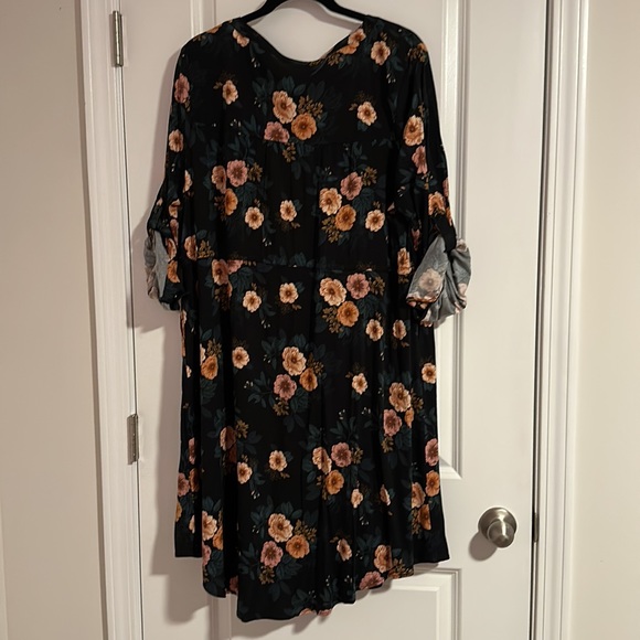 Torrid Dress Size 2(x) Floral Dark Green Drawstring Waist Knee Length NWT - Picture 2 of 5